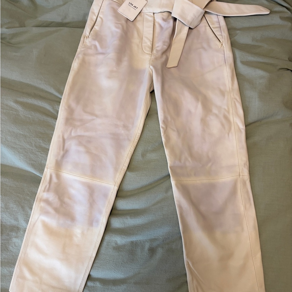 White/blueish leather Cropped Pants with Belt